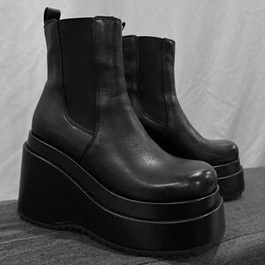 Steve Madden Jesse Black Leather Platform Ankle Boots